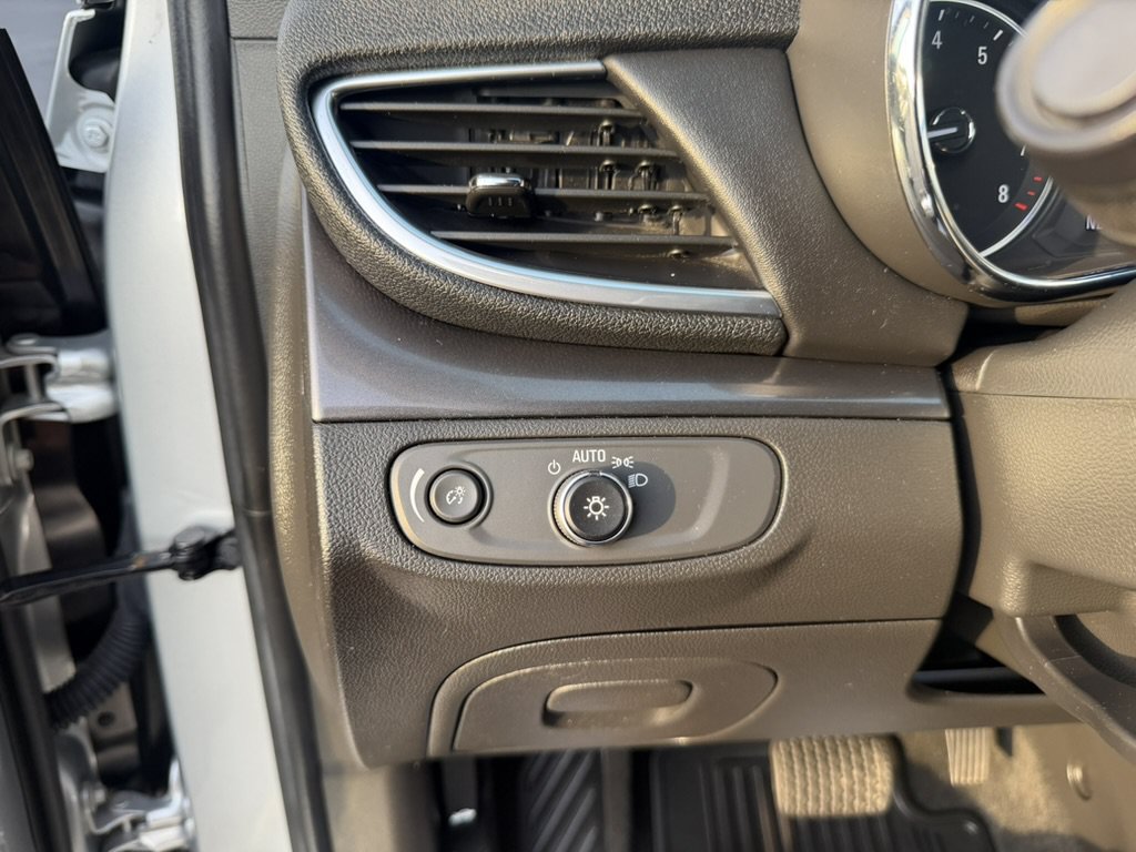 Certified 2022 Buick Encore Preferred AWD/4WD image 28