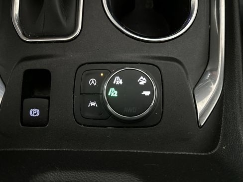 Used 2023 Chevrolet Traverse LT w/ LPO, Floor Liner Package AWD/4WD image 38