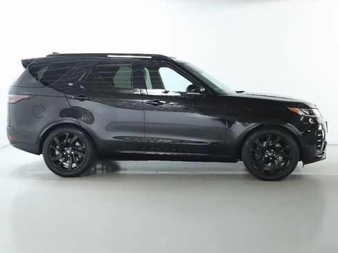 Used 2024 Land Rover Discovery Dynamic SE image 10