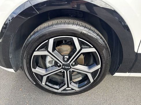 Certified 2023 Kia Niro EX Touring image 11