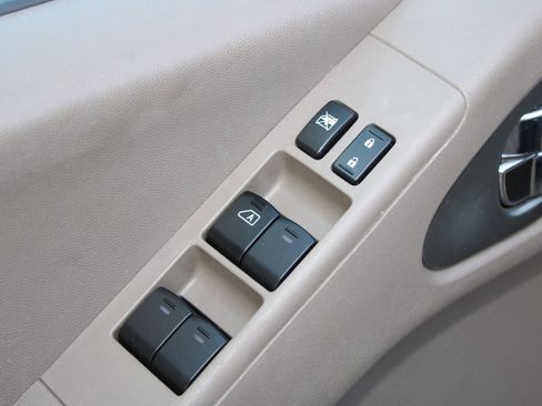 Used 2011 Nissan Frontier SV w/ SV Premium Utility Pkg image 19