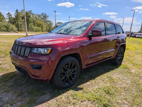 Used 2021 Jeep Grand Cherokee Laredo X RWD image 8