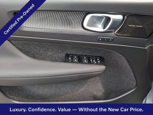 Certified 2022 Volvo XC40 T5 R-Design w/ Advanced Package AWD/4WD image 13