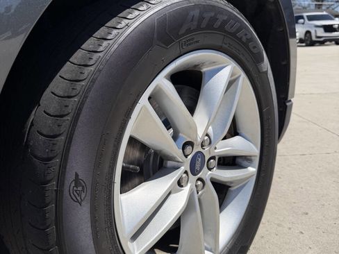 Used 2017 Ford Edge SEL w/ Equipment Group 201A AWD/4WD image 9