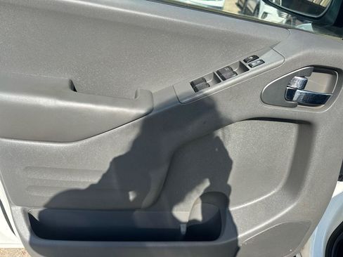 Used 2018 Nissan Frontier SV RWD image 14