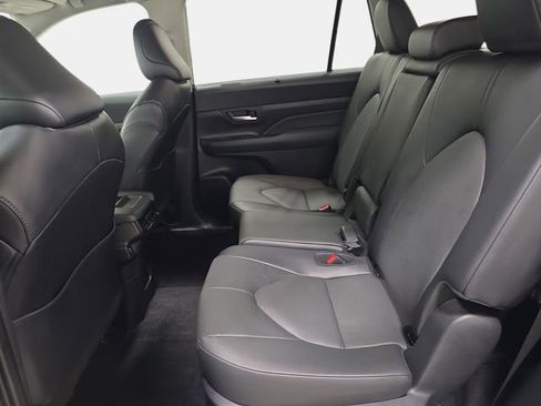 Certified 2025 Toyota Grand Highlander XLE image 11