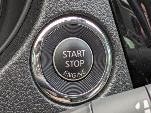 Used 2022 Nissan Rogue Sport SL w/ Premium Package FWD image 28