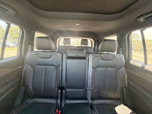 Used 2021 Jeep Grand Cherokee L Summit w/ Luxury Tech Group V AWD/4WD image 16