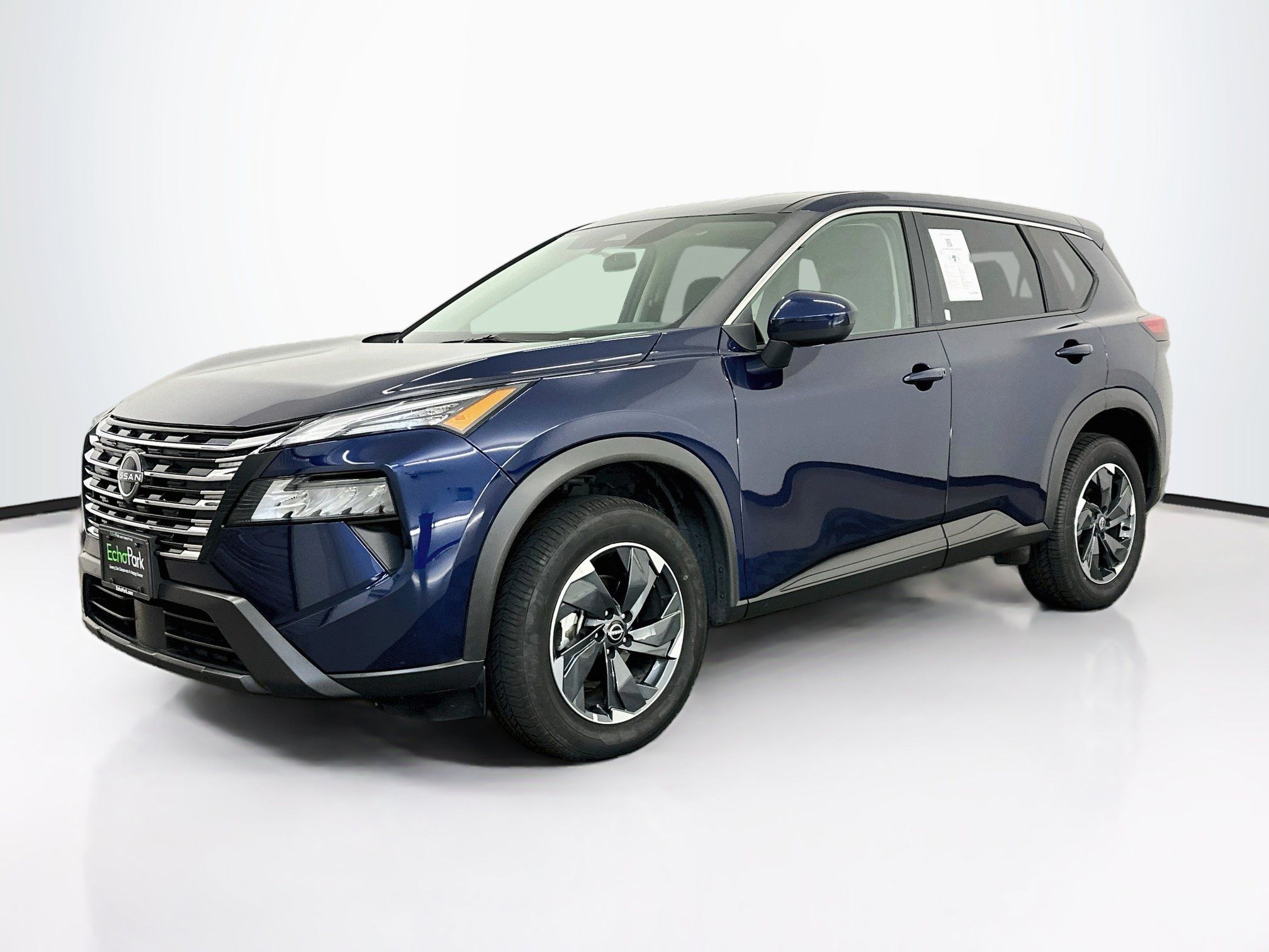 Used 2025 Nissan Rogue SV AWD/4WD image 3