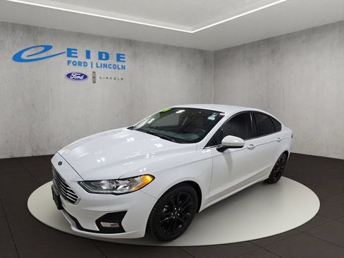 Used 2020 Ford Fusion SE w/ Equipment Group 151A FWD image 5