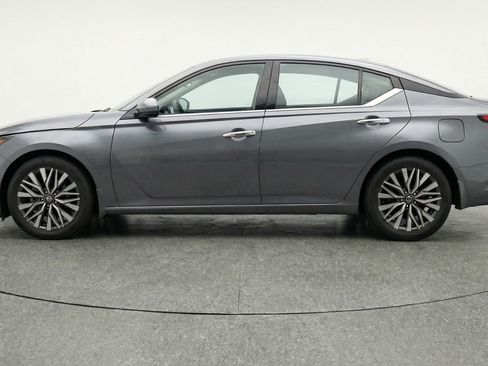 Used 2025 Nissan Altima 2.5 SV image 5