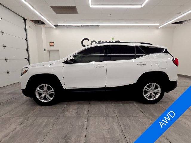 Used 2020 GMC Terrain SLE w/ Driver Convenience Package AWD/4WD image 2