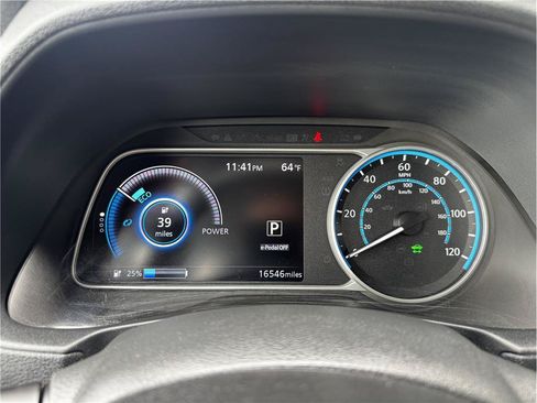Used 2025 Nissan Leaf S FWD image 23
