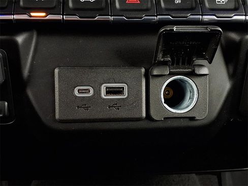 Used 2021 GMC Sierra 1500 Elevation image 24