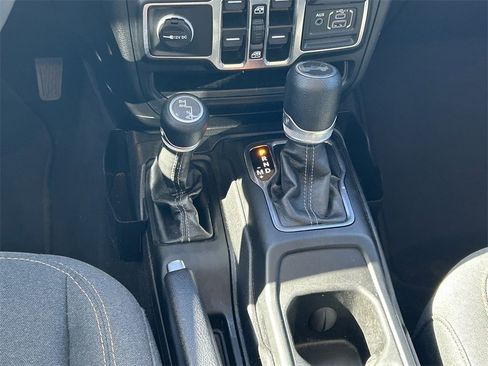 Used 2024 Jeep Wrangler Sport S image 21