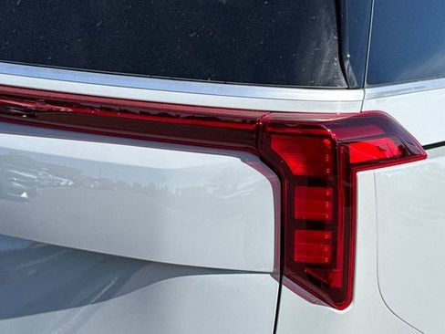 New 2026 Kia Carnival EX FWD image 35