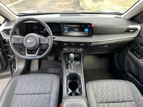 Used 2025 Nissan Kicks SV w/ SV Premium Package AWD/4WD image 46