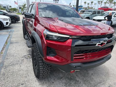 Used 2026 Chevrolet Colorado ZR2 w/ Midnight Edition AWD/4WD image 3