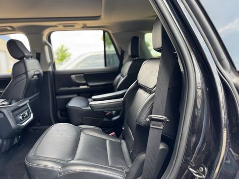 Used 2025 Ford Expedition Platinum AWD/4WD image 29