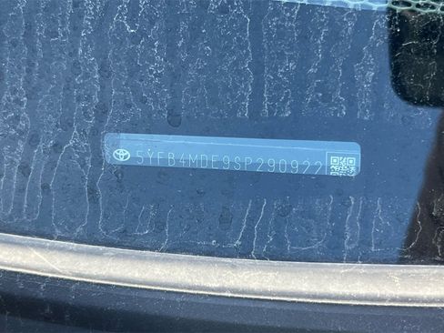 Used 2025 Toyota Corolla LE image 10