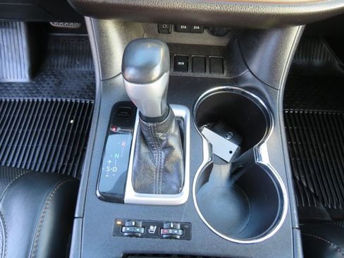 Used 2018 Toyota Highlander Limited image 26