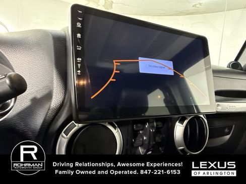 Used 2014 Jeep Wrangler Unlimited Sahara w/ Dual Top Group AWD/4WD image 9