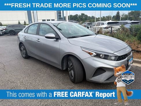 Used 2023 Kia Forte LXS FWD image 3