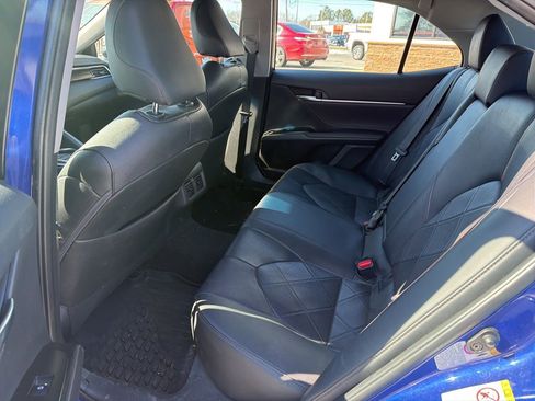 Used 2018 Toyota Camry L image 5