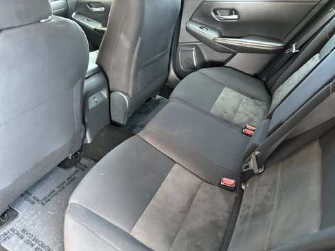 Used 2023 Nissan Sentra SR FWD image 11