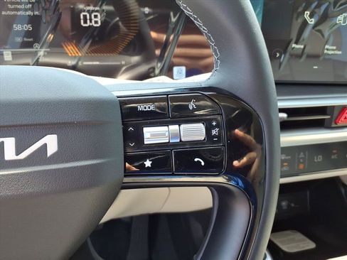 Used 2025 Kia Sorento S w/ Panoramic Sunroof Package FWD image 21