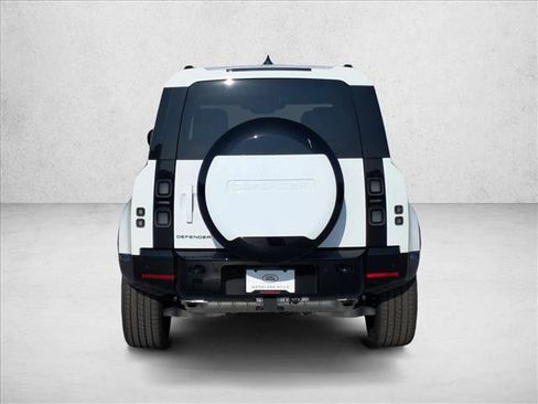 New 2026 Land Rover Defender 110 X-Dynamic SE image 8