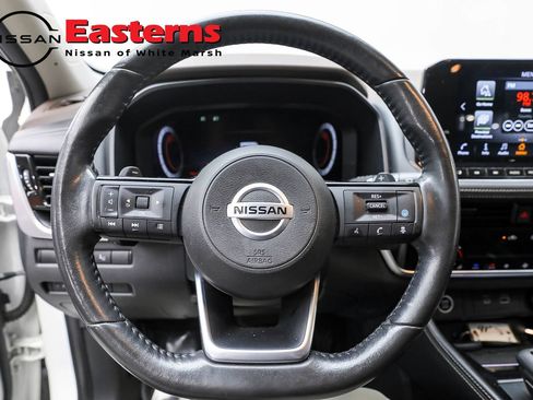 Used 2021 Nissan Rogue Platinum image 17