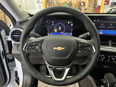 New 2026 Chevrolet Trax LT w/ Driver Confidence Package image 13