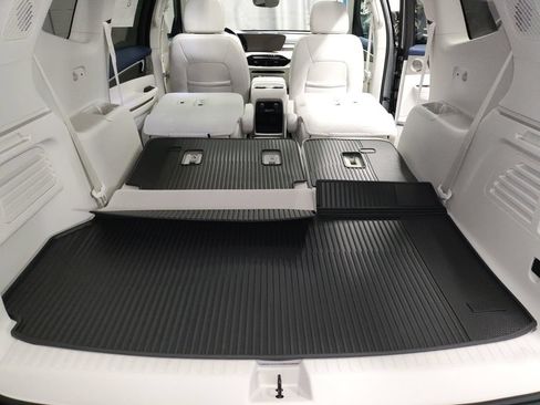 New 2026 Buick Enclave Avenir w/ Super Cruise Package AWD/4WD image 16