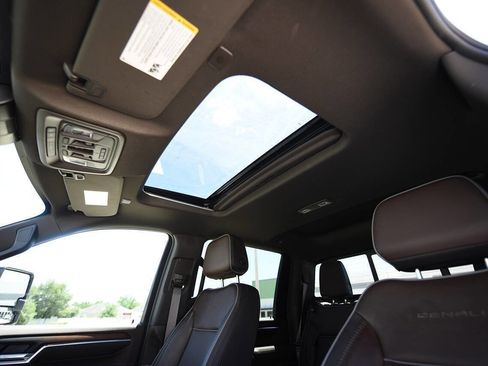 Used 2024 GMC Sierra 3500 Denali w/ Denali Reserve Package image 23