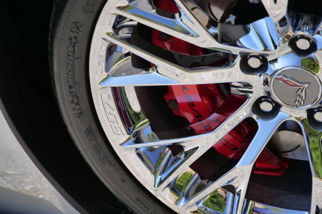 Used 2018 Chevrolet Corvette Z06 RWD image 13