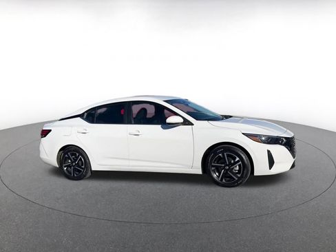 Used 2025 Nissan Sentra SV image 2