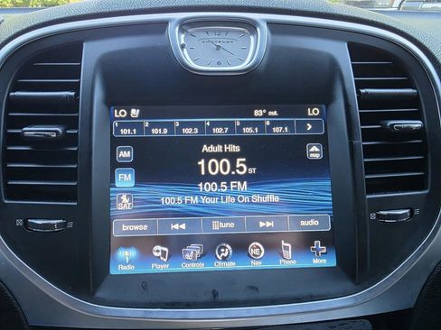 Used 2014 Chrysler 300 C image 18