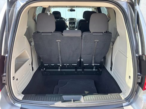 Used 2018 Dodge Grand Caravan SE w/ UConnect Hands-Free Group FWD image 51