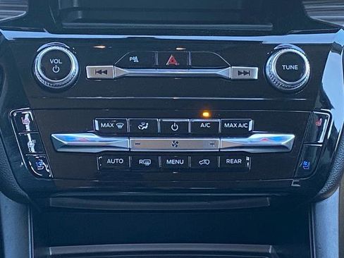 Certified 2023 Ford Explorer Limited AWD/4WD image 12