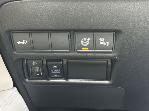 Used 2017 Nissan Armada Platinum w/ Captain Seat Package image 33