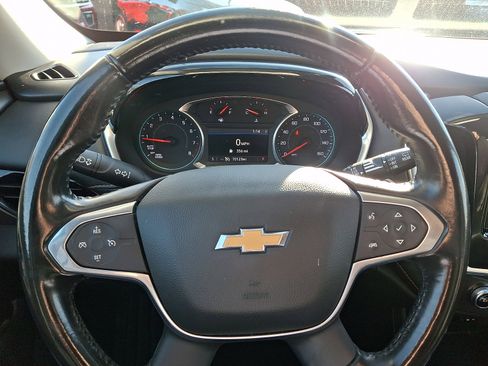 Used 2021 Chevrolet Traverse LT image 19