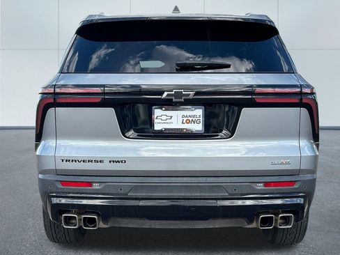Used 2025 Chevrolet Traverse LT w/ Midnight/Sport Edition AWD/4WD image 4