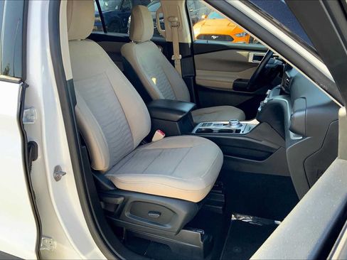 Used 2020 Ford Explorer XLT RWD image 8