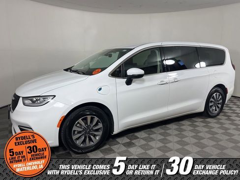 Used 2023 Chrysler Pacifica Touring-L FWD image 9