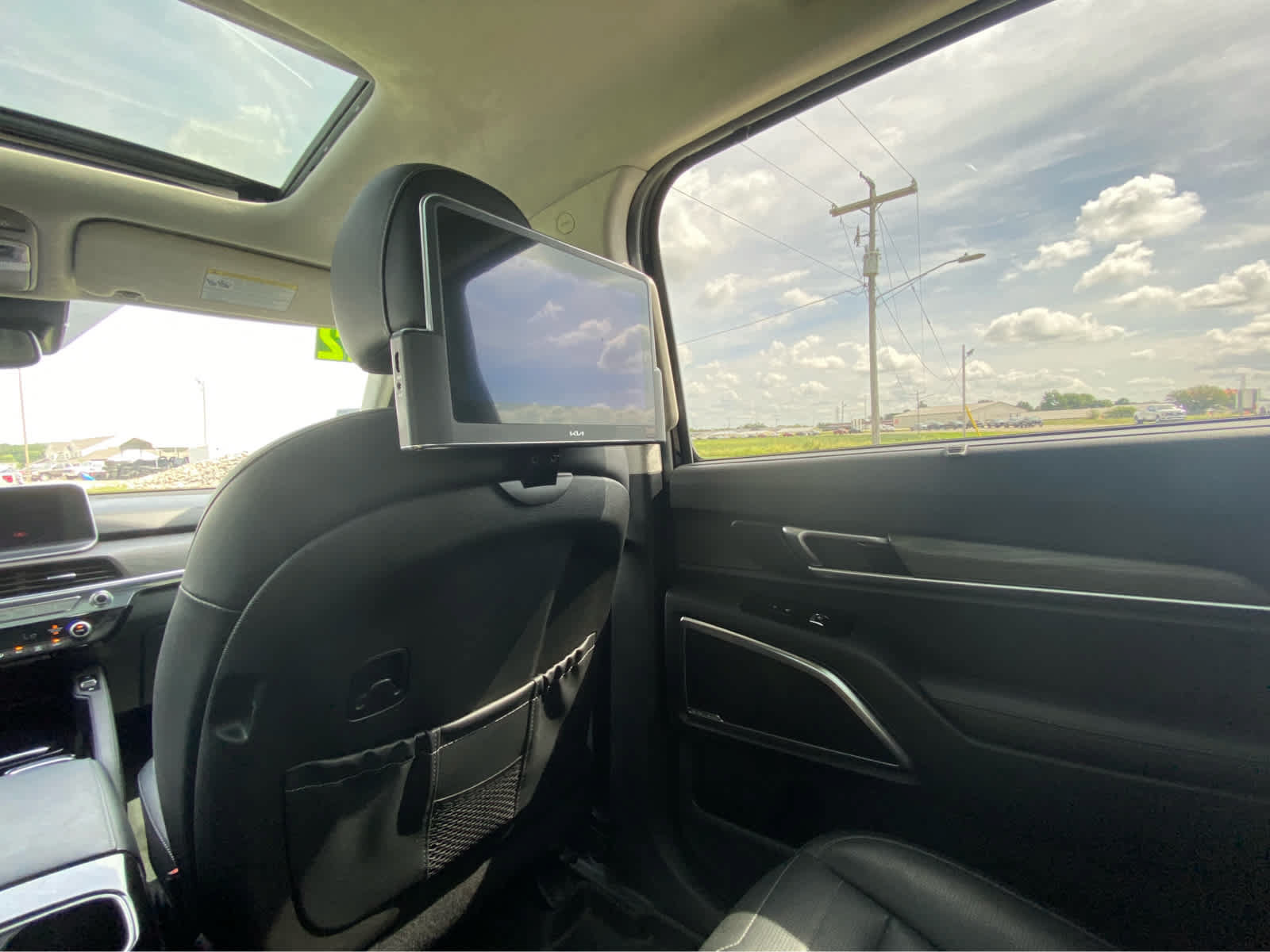 Used 2022 Kia Telluride SX w/ SX Prestige Package AWD/4WD image 18