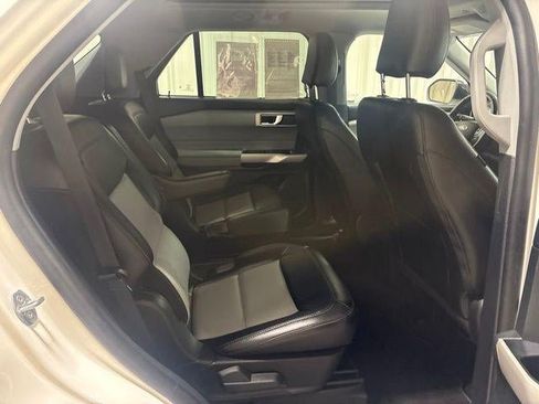 Used 2022 Ford Explorer XLT w/ Equipment Group 202A AWD/4WD image 27