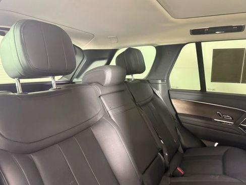 Used 2023 Land Rover Range Rover SE image 29
