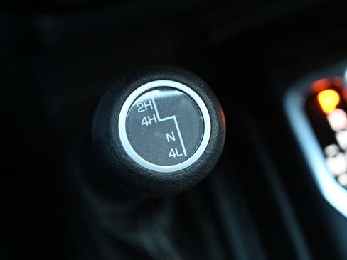 Used 2020 Jeep Gladiator Overland w/ Cold Weather Group image 30