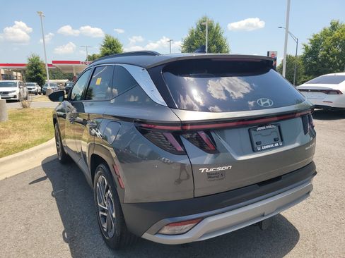 Used 2025 Hyundai Tucson Limited AWD/4WD image 5